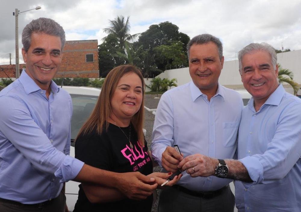 Clériston Andrade e Dom Pedro recebem veículos através de emenda parlamentar do Mandato do Dep. Zé Neto