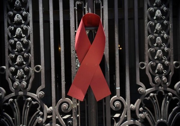 Homem do Reino Unido é o segundo curado de HIV no mundo