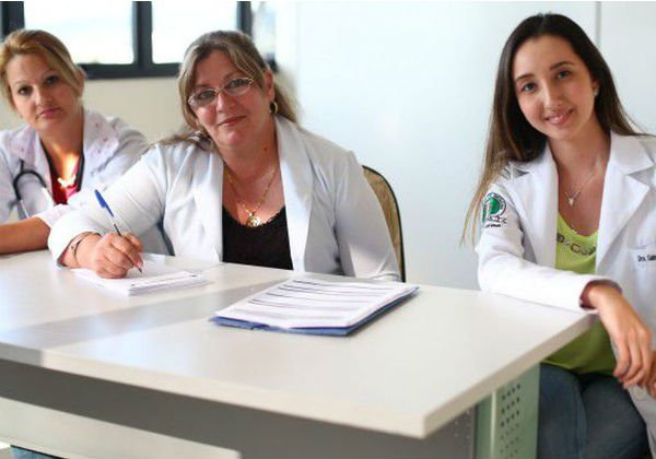 Inscrições de médicos para combater coronavírus começam segunda-feira