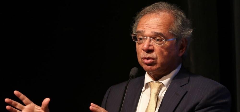 Governo lançará pacote anticoronavírus em 48 horas, diz Guedes