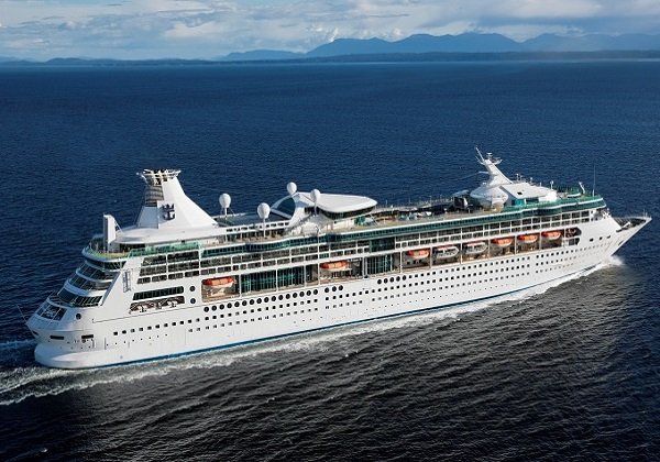 Governo estuda usar navios para tratar morador de favela diagnosticado com coronavírus