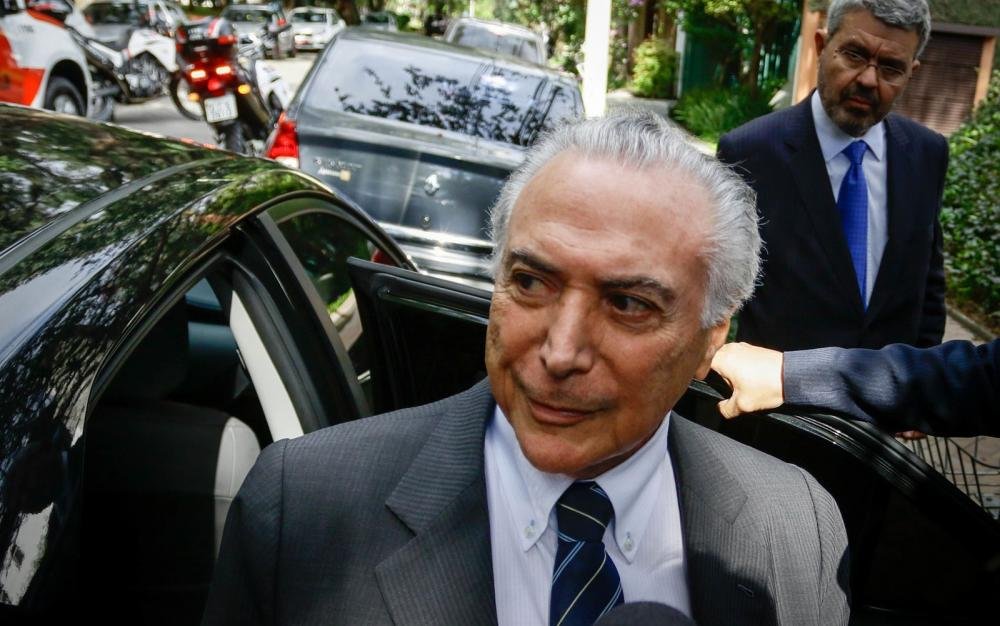 Temer deixa prisão após Justiça expedir alvará de soltura