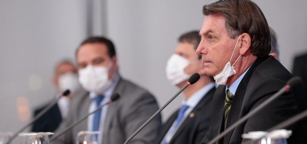 Chega a 22 total de pessoas que estiveram com Bolsonaro nos EUA e têm coronavírus