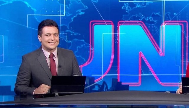 Infectado com coronavírus, apresentador que participou do rodízio do JN respira com ajuda de aparelhos