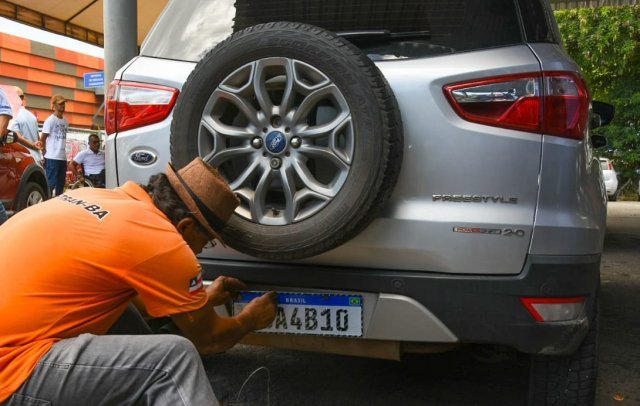 Detran discute com Denatran mudanças nas regras do emplacamento Mercosul