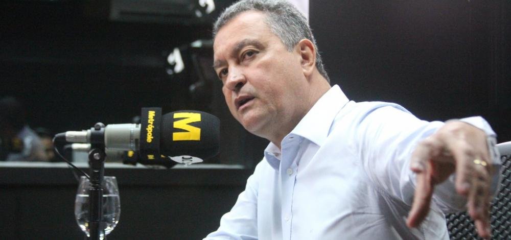 Governador manda proibir carreatas que pedem volta ao trabalho durante pandemia