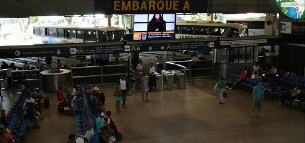 Rui estende suspensão de transporte intermunicipal e interestadual até 15 de abril