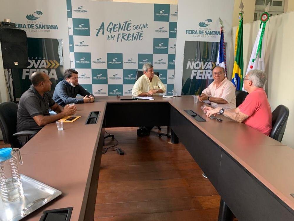 Em reunião na prefeitura de Feira, Zé Neto e Colbert conversam sobre ações de enfrentamento do coronavírus