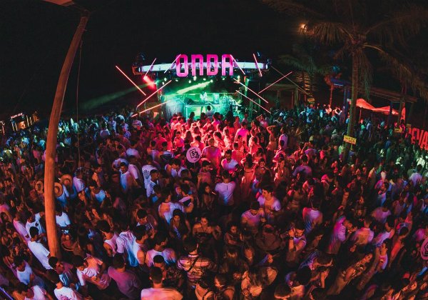 Shows só devem voltar a acontecer no segundo semestre de 2021, diz especialista