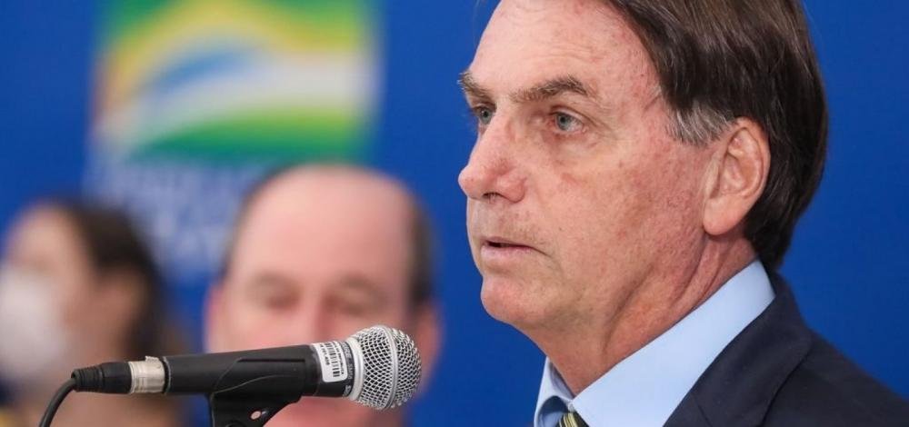 Bolsonaro tem 30 dias para apresentar resultado do exame de coronavírus à Câmara