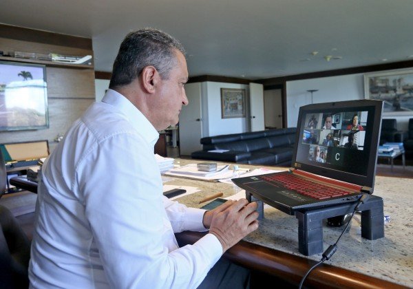 ‘Muito produtivo’, diz Rui Costa sobre encontro virtual com Nelson Teich