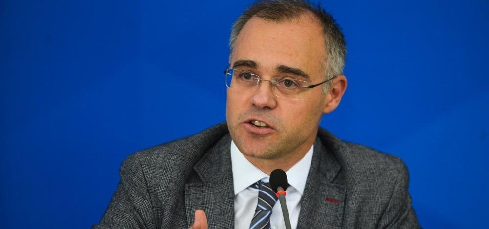 Bolsonaro nomeia André Mendonça para Ministério da Justiça