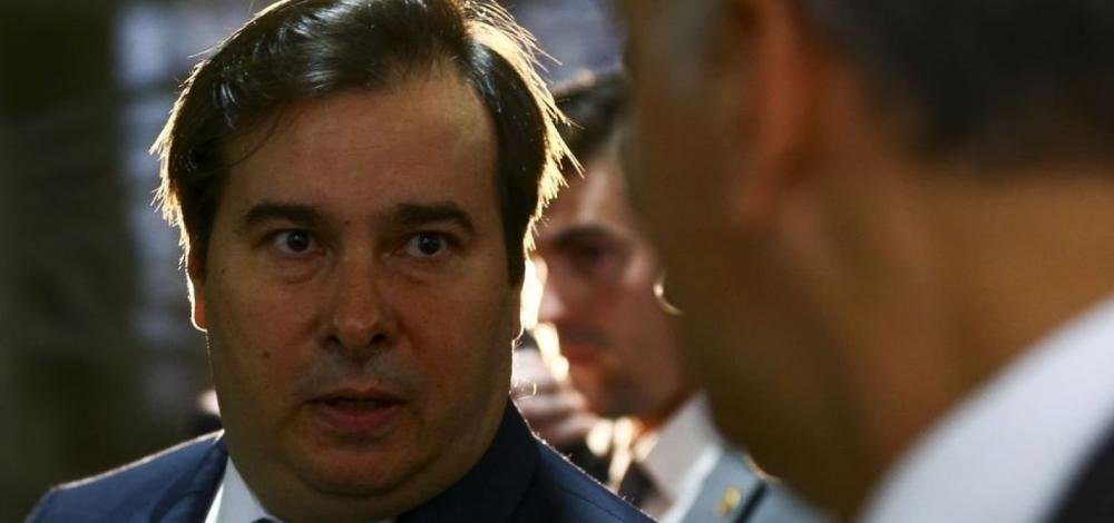 'Frase mal colocada', diz Maia sobre 'e daí' de Bolsonaro