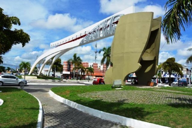 Feira de Santana vai receber 55,4 milhões do auxílio para estados e municípios; confira os valores por cidade