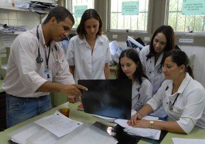 Universidades federais formam 1,2 mil antecipadamente para combate à Covid-19