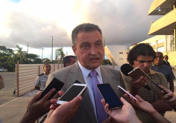 Novo lote de respiradores fica retido; governo estadual monta plano B