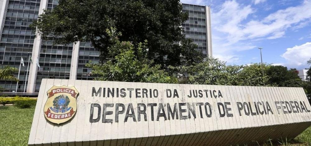 Justiça Federal dá 72 horas para Bolsonaro explicar mudança no comando da PF no Rio de Janeiro