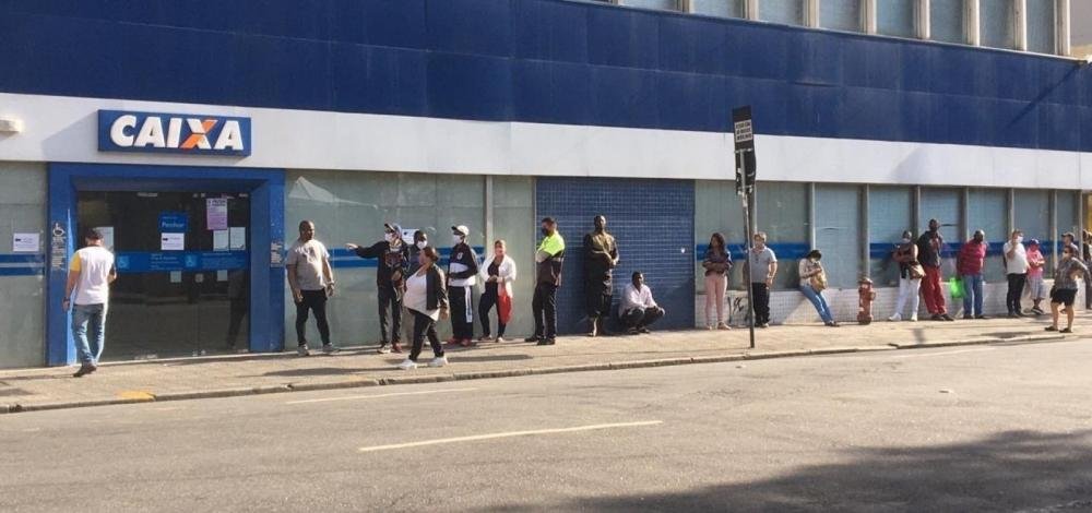 Auxílio emergencial: agências da Caixa abrem neste sábado em 32 municípios baianos