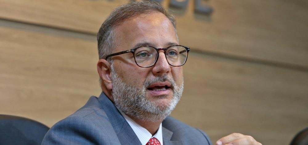 'Não enxergo possibilidade de vida normal ainda em 2020', diz secretário de Saúde da Bahia