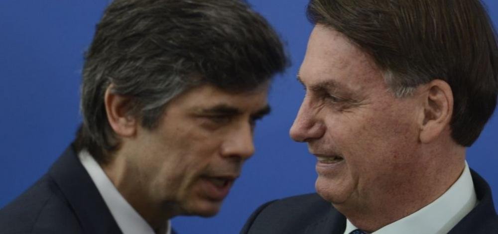 Bolsonaro convida general para assumir lugar de Teich, se ele se demitir