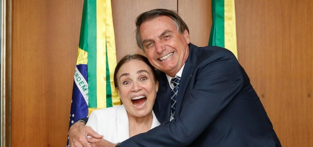 Governo exonera chefe de gabinete de Regina Duarte