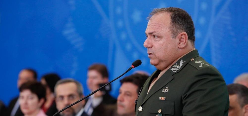 General Eduardo Pazuello assume interinamente Ministério da Saúde