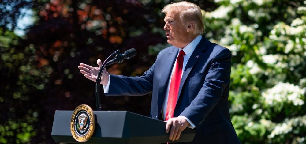 Trump afirma que está tomando hidroxicloroquina há uma semana e meia