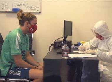 No retorno aos treinos, dois jogadores do Flamengo seguem com coronavírus