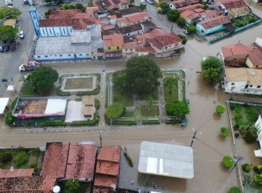 Conde: Cidade ainda tem 70% de ruas alagadas; 55 famílias são alojadas em escolas