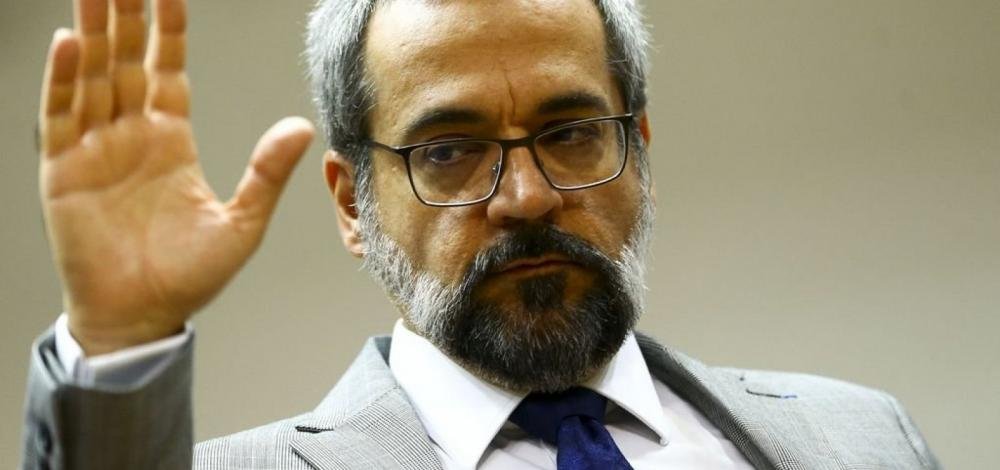 'Por mim, botava esses vagabundos todos na cadeia, começando no STF', diz Weintraub