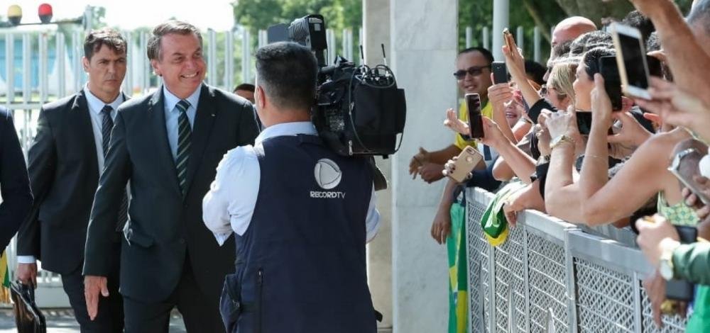 Folha e Globo suspendem cobertura no Alvorada por falta de segurança