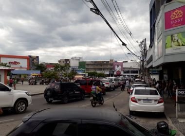 SAJ: Em dia de aumento de fluxo, prefeito anuncia toque de recolher para conter covid-19