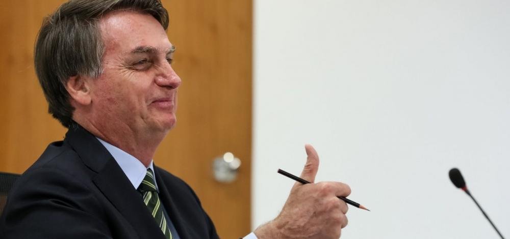 Bolsonaro tira verba do Bolsa Família do Nordeste para gastar com comunicação do Planalto