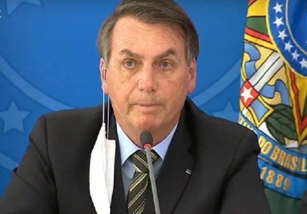 Bolsonaro responsabiliza governadores e prefeitos por combate à covid-19