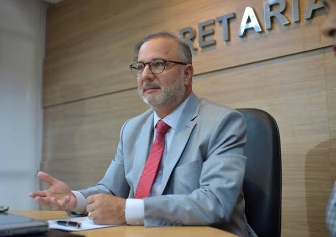 Crescimento da curva de casos ativos de Covid-19 na Bahia preocupa, diz Vilas-Boas