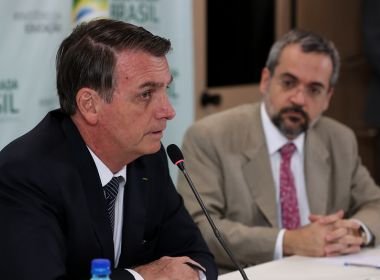 Bolsonaro diz que Weintraub não foi 'prudente' ao participar de ato