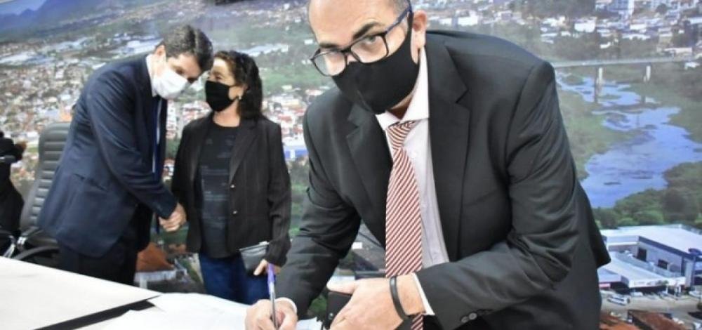 Jequié: prefeito interino diz que vai governar com princípios 'bíblicos' 