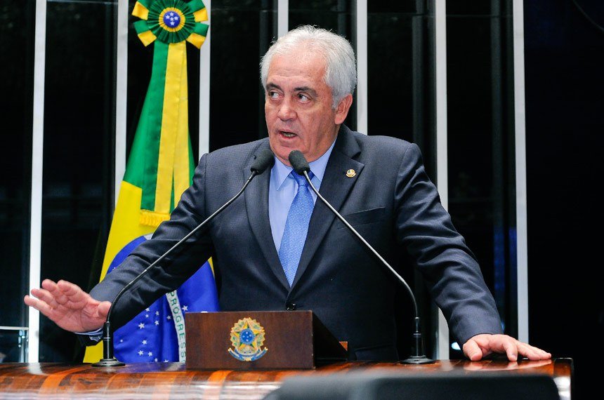 Parlamentares baianos comentam prisão de Queiroz: ‘Novela de crise’