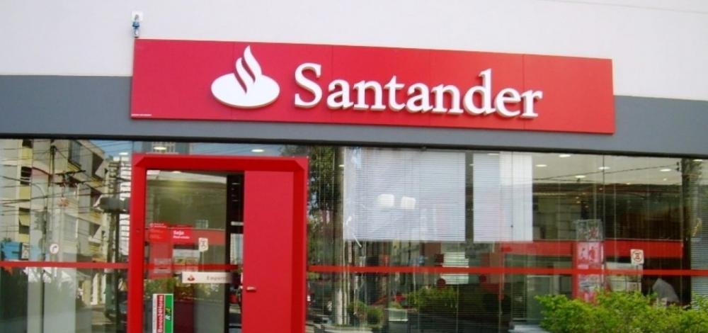 Santander começa a promover demissões na Bahia; desligamentos chegam a 5