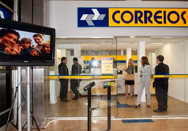 Agências dos Correios passam a renegociar dívidas via Serasa