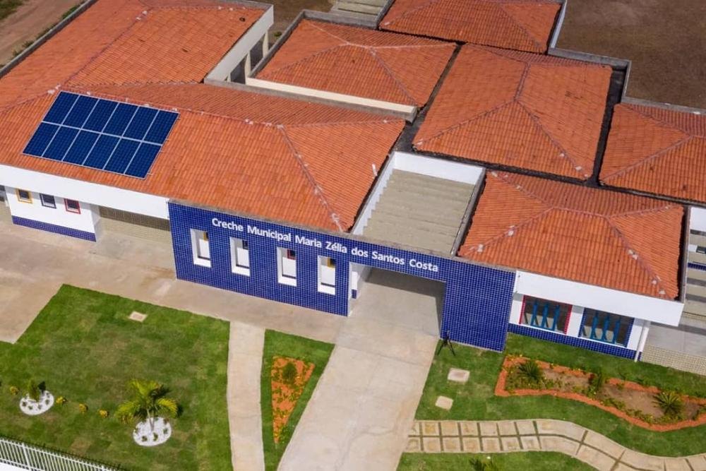 Santo Estêvão inaugura creche com captação de energia solar