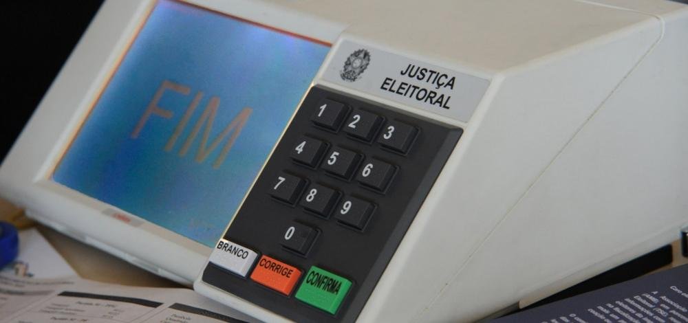 Câmara pode votar hoje projeto que adia eleição municipal