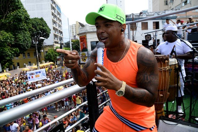 Banda La Fúria tem vídeo com versão de música de Lady Gaga suspenso por direitos autorais