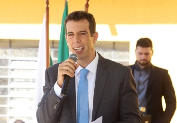 Feder diz que não aceitou convite para assumir Ministério da Educação