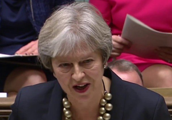 Primeira-ministra britânica anuncia renúncia ao cargo