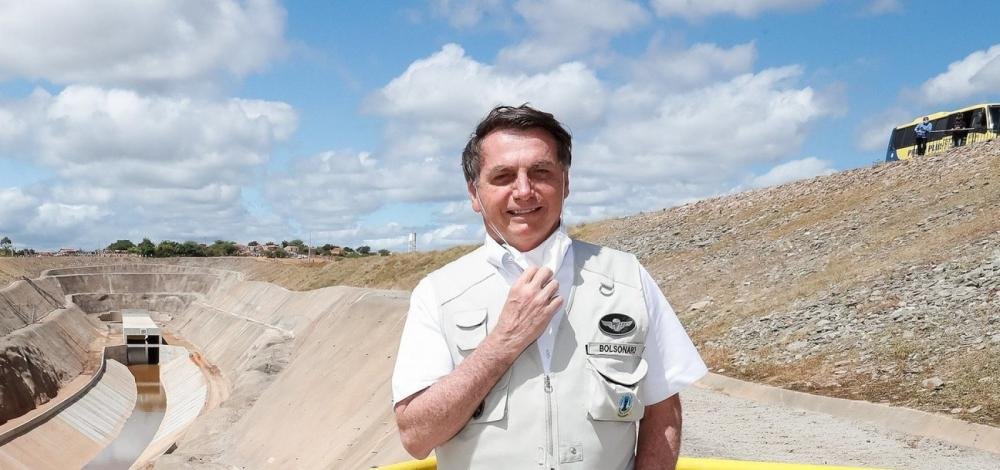 Bolsonaro ironizava uso de máscara: 'Coisa de viado'