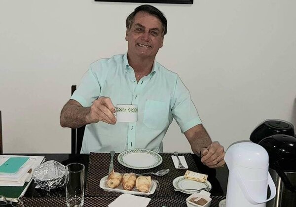 Bolsonaro volta a defender remédio sem efeito comprovado: ‘Viverei por muito tempo’