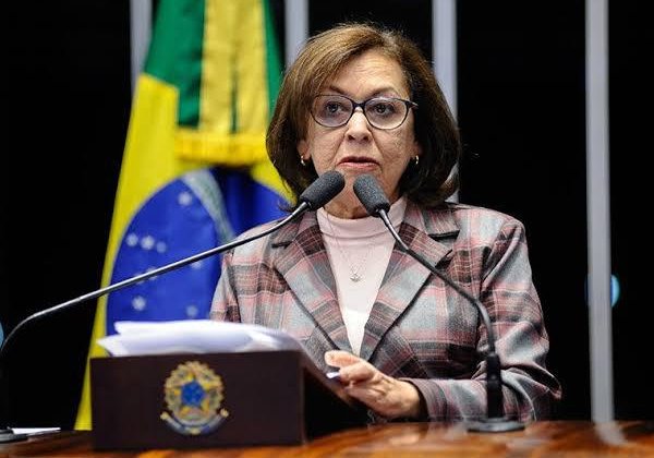 Projeto de lei destina para mulheres 30% do quadro de direção em partidos