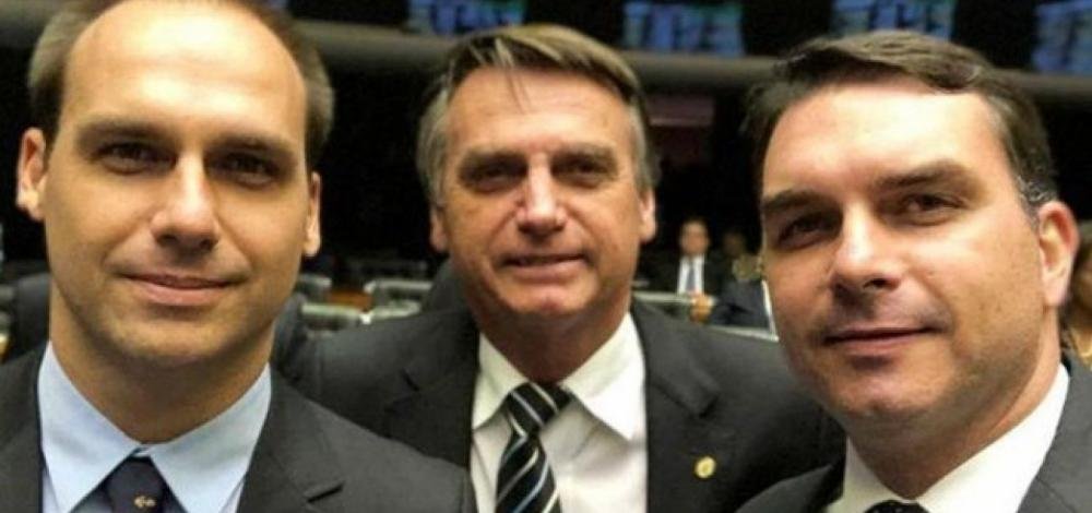 Facebook derruba 88 contas da rede de páginas coordenada por funcionários da presidência