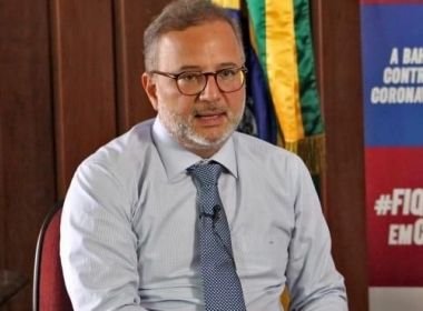 Distribuição de cloroquina sem receita é infração sanitária, ressalta secretário de Saúde